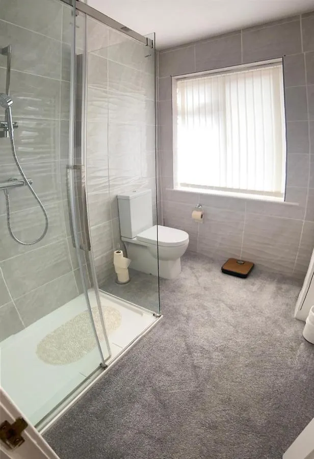 بيت للعطل Large 4 Bedroom Home In Boston Spa Village In-Between York, Harrogate And Leeds, Sleeps 9 المملكة المتحدة