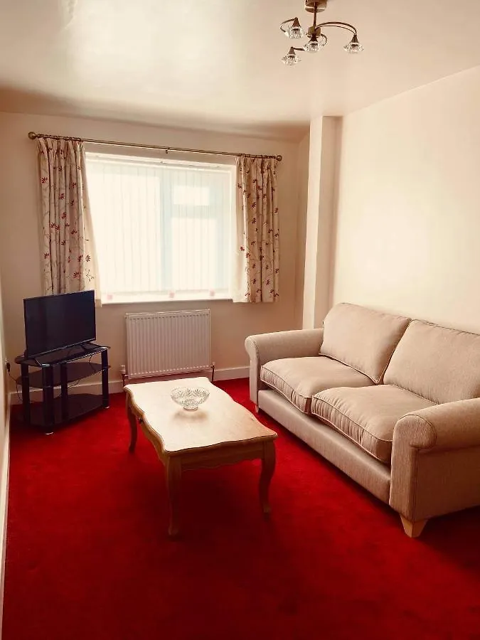 بيت للعطل Large 4 Bedroom Home In Boston Spa Village In-Between York, Harrogate And Leeds, Sleeps 9