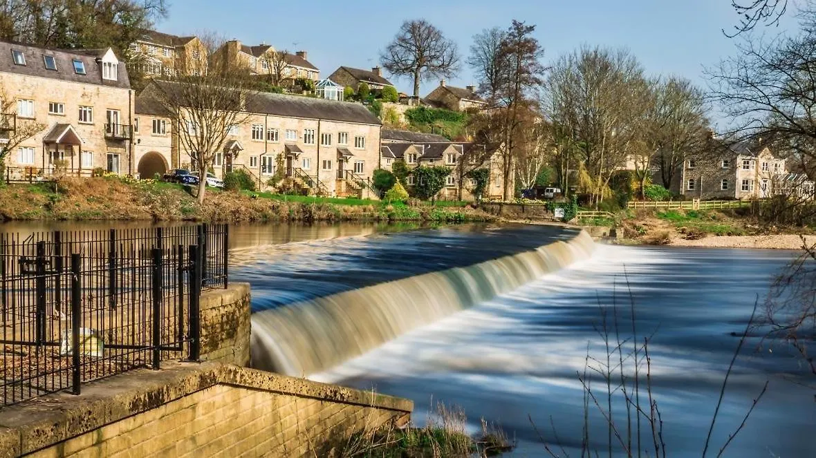 Large 4 Bedroom Home In Boston Spa Village In-Between York, Harrogate And Leeds, Sleeps 9 المملكة المتحدة