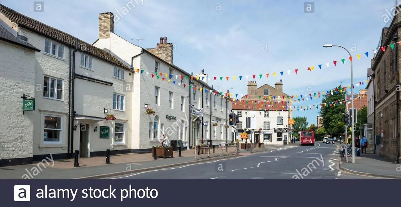 بيت للعطل Large 4 Bedroom Home In Boston Spa Village In-Between York, Harrogate And Leeds, Sleeps 9