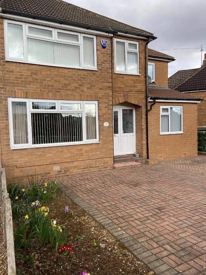 Large 4 Bedroom Home In Boston Spa Village In-Between York, Harrogate And Leeds, Sleeps 9 المملكة المتحدة