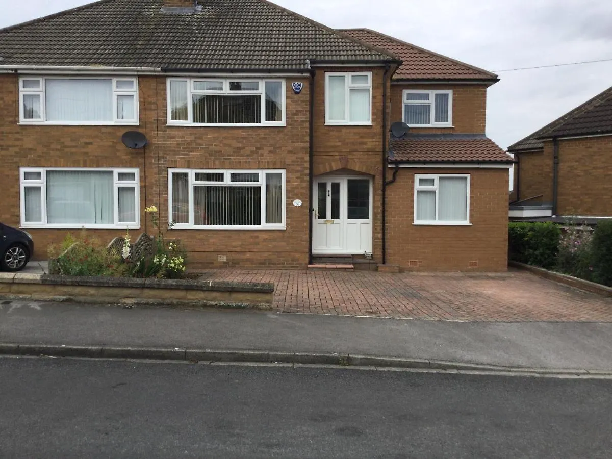 Large 4 Bedroom Home In Boston Spa Village In-Between York, Harrogate And Leeds, Sleeps 9 بيت للعطل