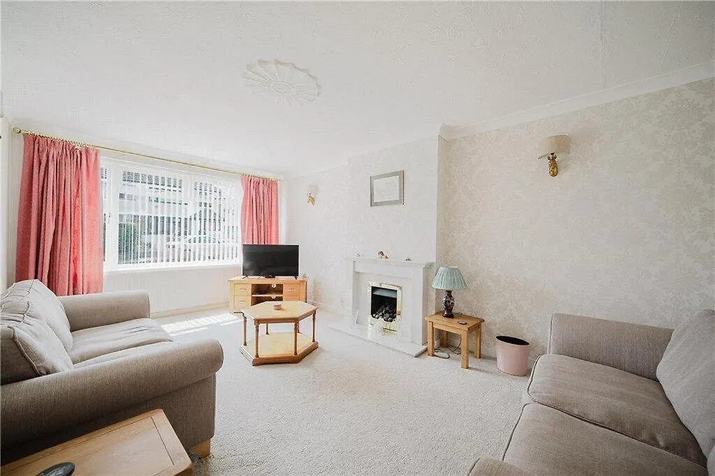 Large 4 Bedroom Home In Boston Spa Village In-Between York, Harrogate And Leeds, Sleeps 9 بيت للعطل